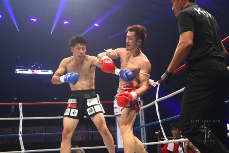 K-1 WORLD GP 2019 大阪大会で健闘する近藤拳成選手
